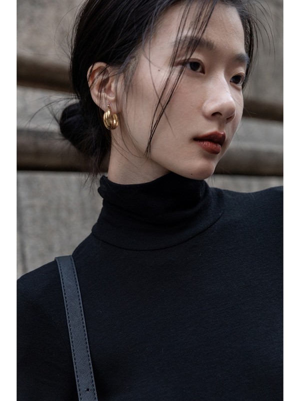 Black half turtleneck bottoming shirt for women in autumn and winter with sweater knitted pullover slim top white t-shirt