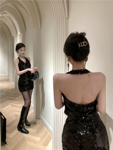 Real shot!  Black sequined halterneck suspender skirt suit for women, sexy two-piece set for girls