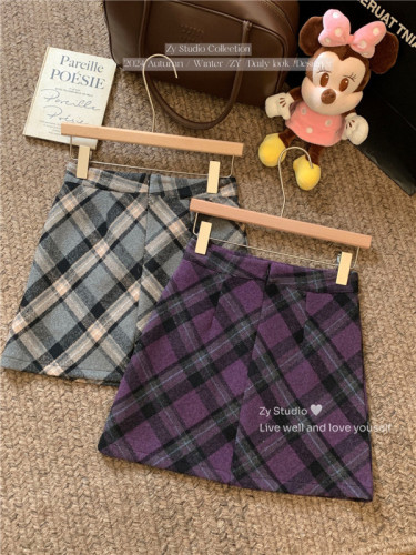 Actual shot of 2024 autumn and winter new retro high-waisted woolen plaid skirt for women thickened hip-covering A-line skirt