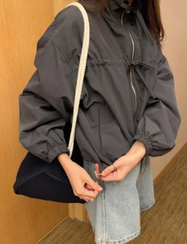 Casual and versatile early autumn windbreaker jacket