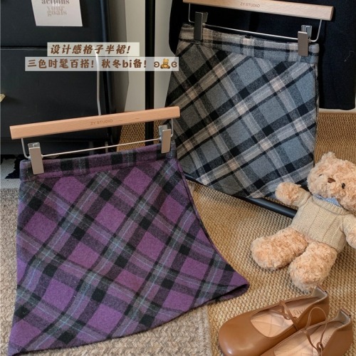 Actual shot of 2024 autumn and winter new retro high-waisted woolen plaid skirt for women thickened hip-covering A-line skirt