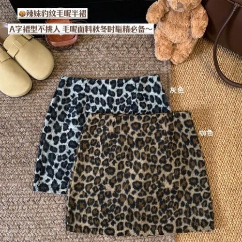 Actual shot of 2024 new autumn and winter retro temperament leopard print woolen skirt for women with high waist and slimming A-line skirt