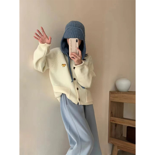 Real shot of retro green knitted cardigan sweater jacket for women new style lazy loose style soft waxy fashion top