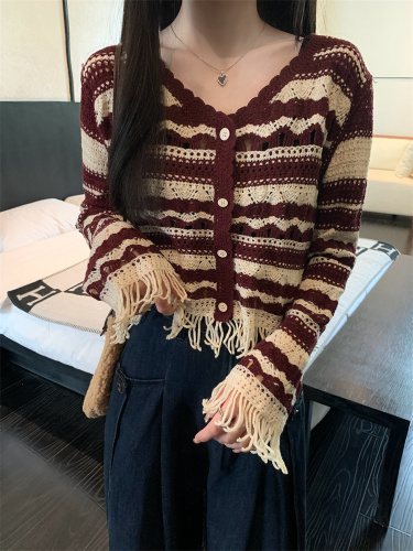 Real shot of retro design tassel V-neck lazy sweater for women autumn sweet and spicy age-reducing slimming top