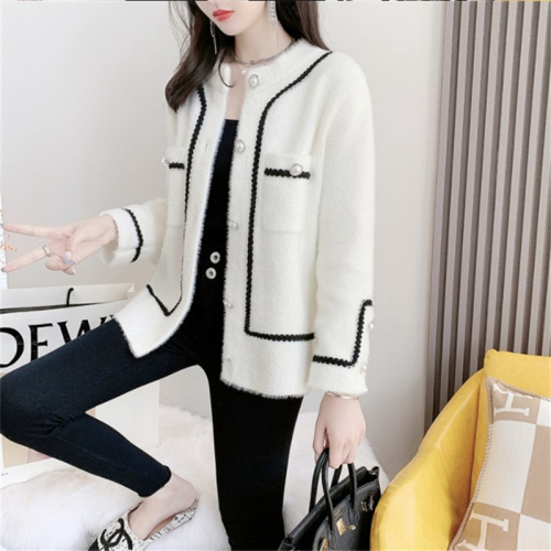 Xiaoxiangfeng Knitted Sweater Cardigan Jacket Women's 2024 Spring New Fashion Temperament Mink Velvet Versatile Top