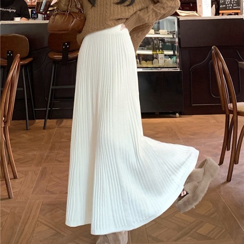 Actual shot of 2024 autumn and winter new thickened knitted skirt women's high-waist slimming mid-length A-line woolen skirt