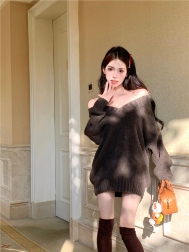 Real shot!  Retro coffee color V-neck pullover sweater for women simple loose lazy style top