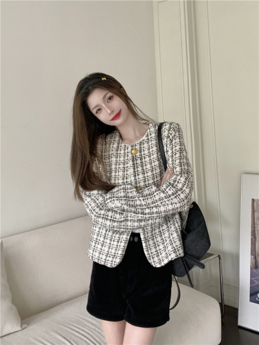 2024 new style small fragrant style jacket for women autumn retro plaid loose lady style high-end fashion long-sleeved top