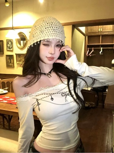 Minami Rika's waist and hip sniper one-shoulder pure lust lace T-shirt for women in early autumn tight long-sleeved slimming sweet top