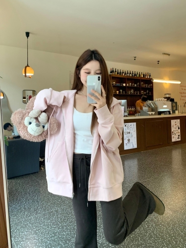 Actual shot of pink zipper long-sleeved sweatshirt and drawstring loose hooded jacket for women