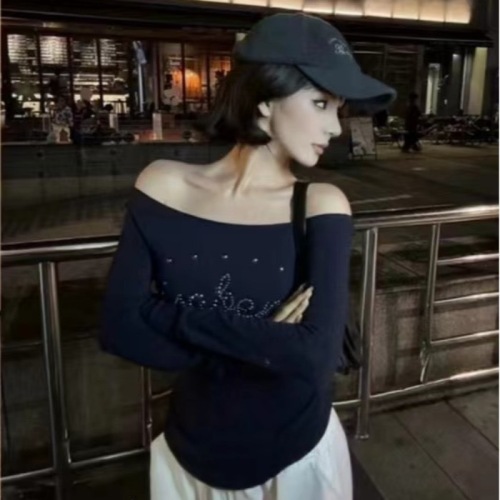 Pure desire design letter hot diamond one-shoulder T-shirt for women, autumn off-shoulder long-sleeved slim top and bottoming shirt