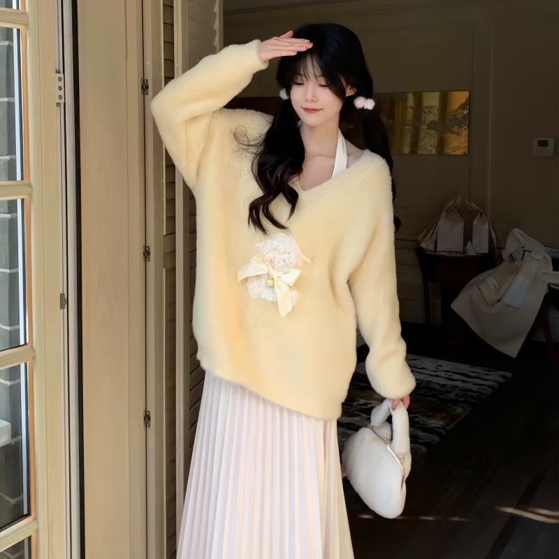 Sweetheart Girl Creamy Yellow Imitation Mink Velvet V-Neck Sweater Women's Winter 2024 New Cute Lamb Loose Sweater