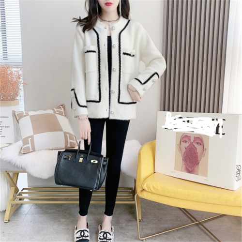 Xiaoxiangfeng Knitted Sweater Cardigan Jacket Women's 2024 Spring New Fashion Temperament Mink Velvet Versatile Top