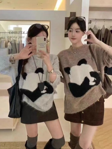 2024 Early Autumn New Style Bottoming Sweater Women's Lazy Style Cartoon Panda Embroidered Alpaca Wool Sweater Loose Top