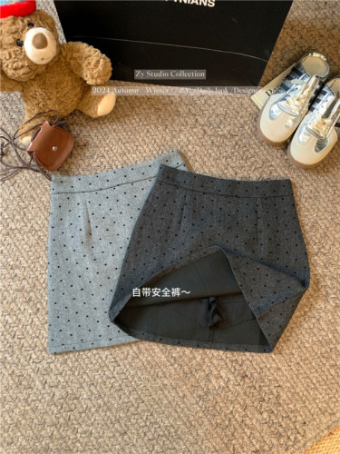 Actual shot of 2024 autumn and winter new style small fragrant imitation wool skirt, versatile and slimming, small love gray skirt