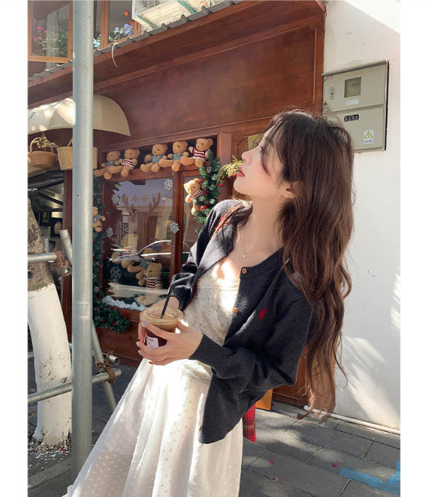 Gentle wind, soft and waxy solid color love embroidered knitted cardigan jacket for women 2024 new versatile sweater