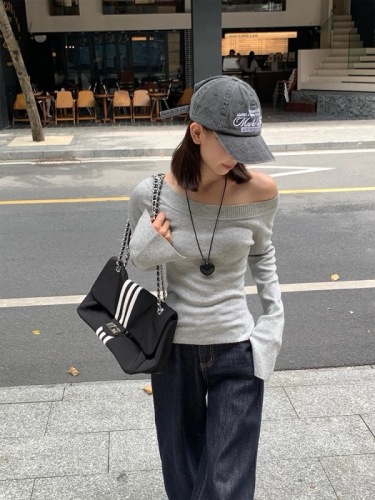 Song Zhengen gray off-shoulder off-shoulder sweater for women 2024 autumn new slim slim long-sleeved hot girl top trendy