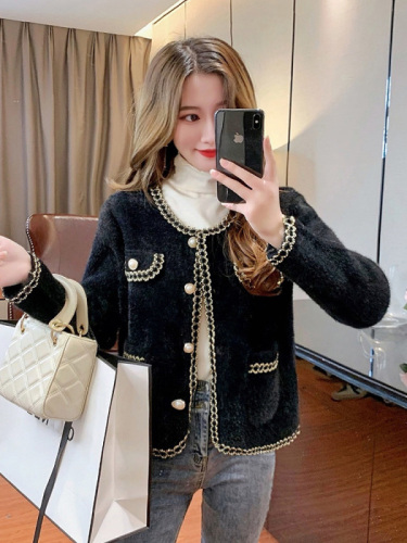 2024 New Xiaoxiangfeng White Knitted Cardigan Women's Autumn and Winter High-Quality Super Nice-looking and Temperamental Jacket