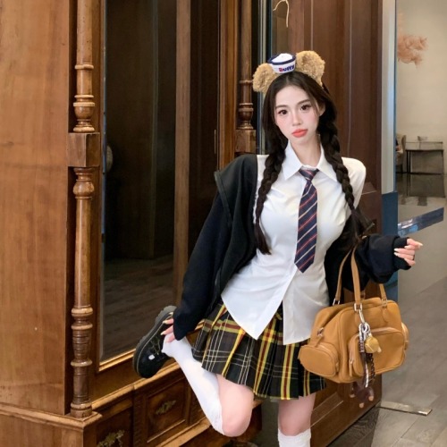 Real shot!  College age-reducing sweatshirt cardigan hot girl waist shirt pleated skirt three-piece autumn suit for women