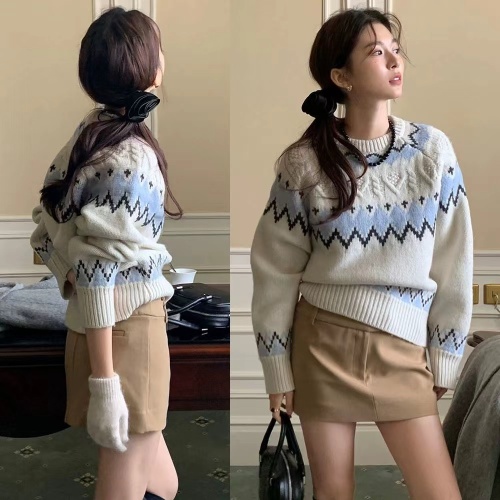 Soft and waxy sweater for women in autumn and winter, wool base layer warm and thickened round neck sweater, high-end top