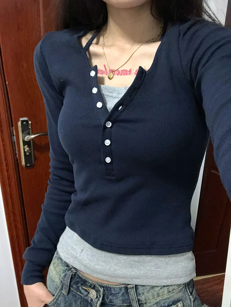 American style shoulder long-sleeved t-shirt for women in spring, autumn and winter, slimming design sense of small group spicy girl short bottoming shirt 