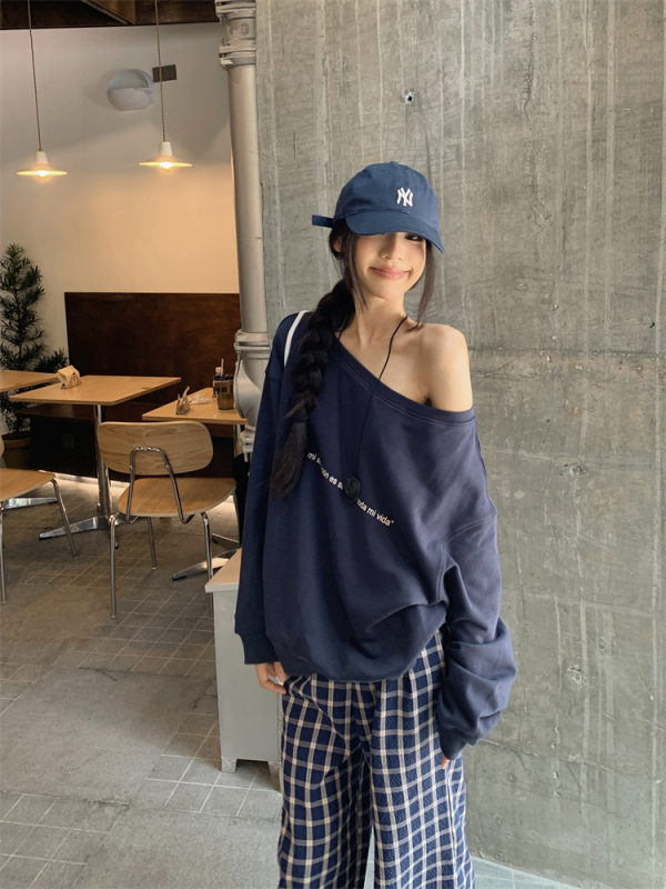 Zhao Lusi's same style navy slanted shoulder long-sleeved sweatshirt + high-waisted plaid casual pants suit