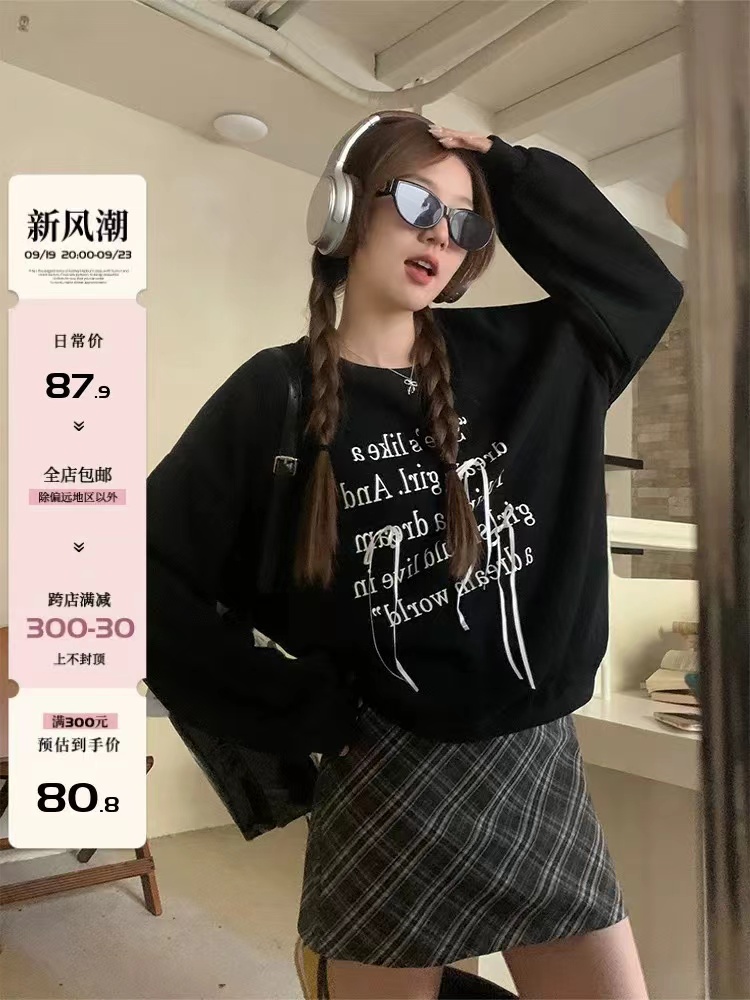 Sweet and Cool Butterfly Knot Letter Print Women's Small Size Loose and Slim Design Round Neck Long Sleeve Top