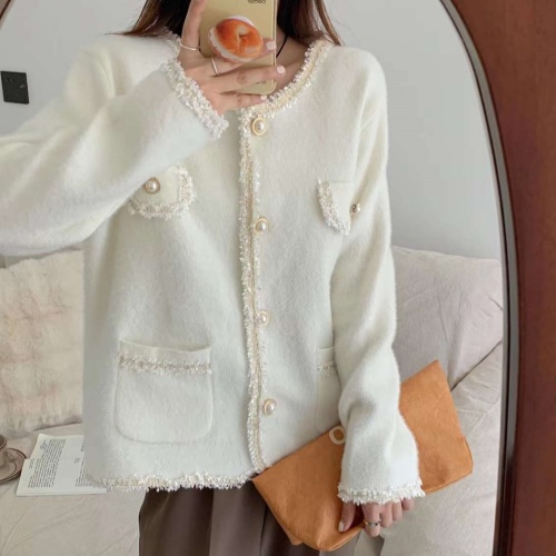 2024 autumn and winter new style pocket small fragrant knitted cardigan Korean version versatile temperament socialite imitation mink velvet sweater jacket