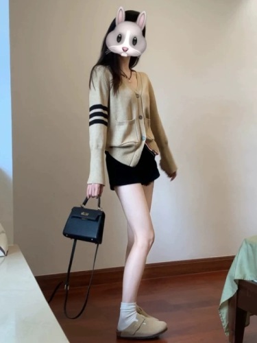 Early autumn contrasting color v-neck sweater jacket for women spring and autumn 2024 new thin college style knitted cardigan top