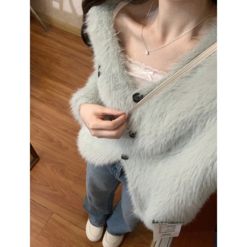 Soft, lazy, gentle style sweater for women, autumn and winter high-end plush cardigan jacket, single-breasted V-neck long-sleeved top