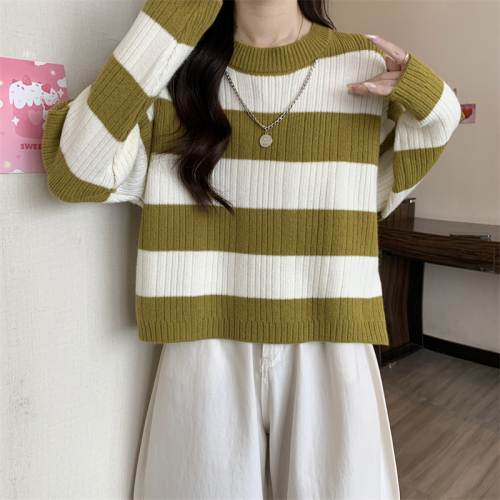 Actual shot of new Korean style loose round neck contrast color sweater and sweater