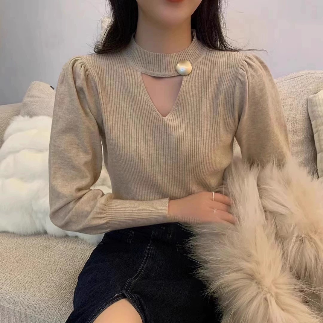 Designed niche, unique and unique top, super nice bottoming shirt for women to wear with autumn and winter high-end knitted sweater