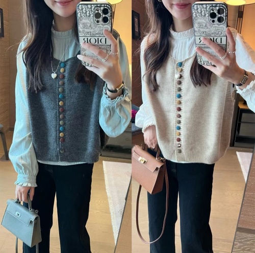 Designed colorful buttoned round neck knitted vest for women, versatile layering, autumn loose sleeveless sweater vest