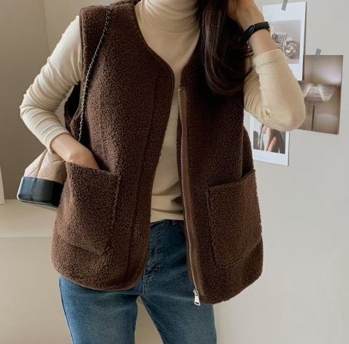 Korean chic2024 autumn and winter temperament lamb wool short coat vest and fur integrated vest