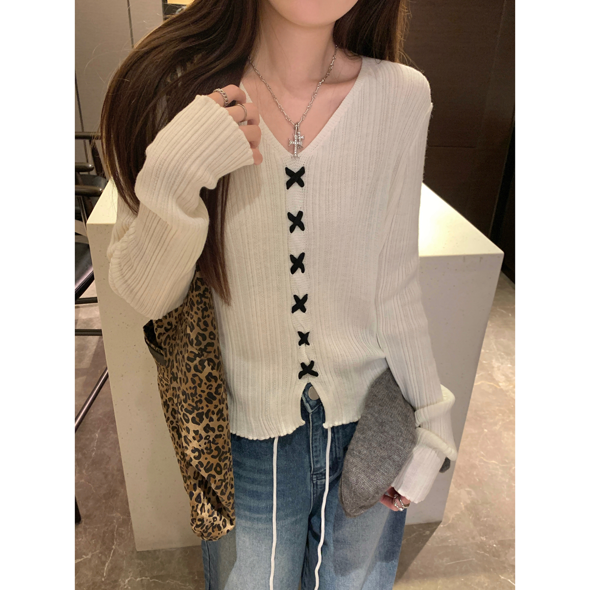 Real shot of autumn and winter Korean style loose v-neck cross design and temperament 6 wool knitted long-sleeved bottoming top