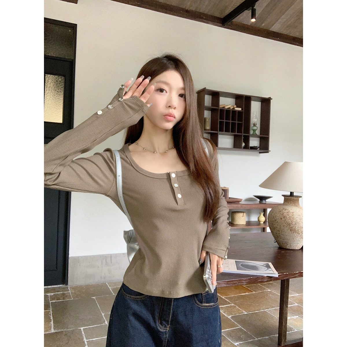 Actual shot of autumn and winter Korean style slim square collar button-down temperament versatile design long-sleeved bottoming T-shirt top