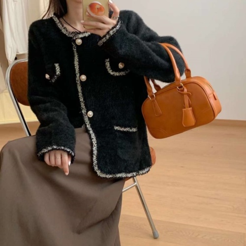 2024 autumn and winter new style pocket small fragrant knitted cardigan Korean version versatile temperament socialite imitation mink velvet sweater jacket