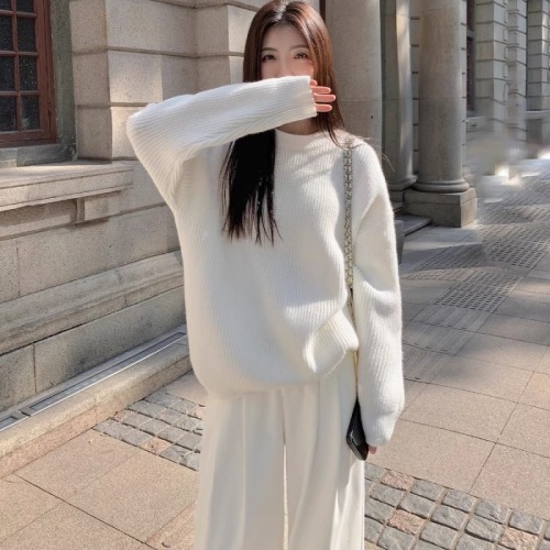 White Sweater Women's Winter 2024 Loose Round Neck Pullover Outerwear Casual Lazy Style Knitted Sweater Top