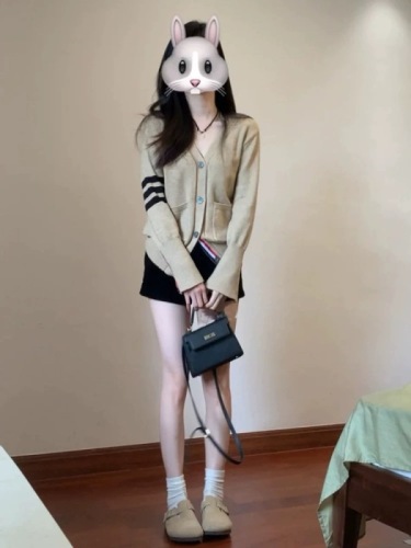 Early autumn contrasting color v-neck sweater jacket for women spring and autumn 2024 new thin college style knitted cardigan top