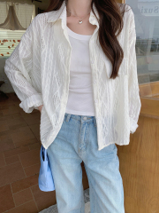 Model photoshoot thin women's spring 2024 new hollow hook flower design style loose shirt top