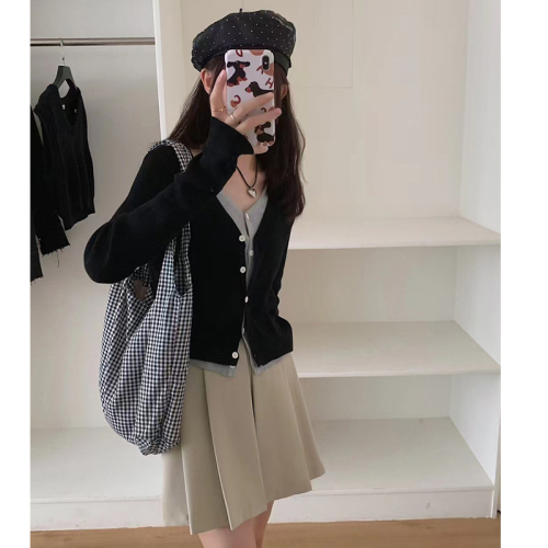 Real shot of wool sweater jacket for autumn wear, casual and versatile long-sleeved cardigan, fake two-piece V-neck knitted top