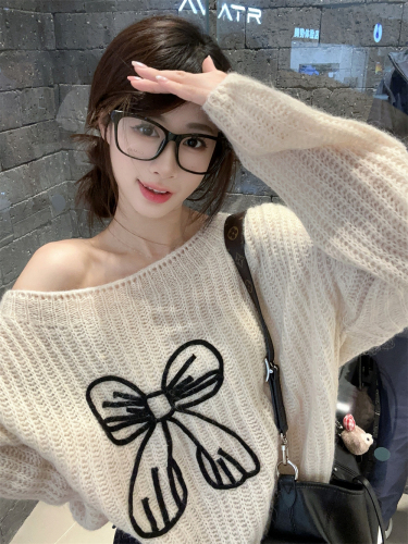 Actual shot ~ Korean style bow embroidered loose and versatile front and back two-wear long-sleeved sweater