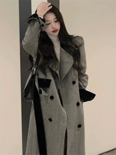 Autumn and winter 2024 new gray long Hepburn style woolen coat for women Korean style high-end small woolen coat