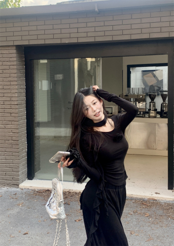 Real shot~Autumn French high-end long-sleeved pleated waist knitted top + half-length skirt two-piece set