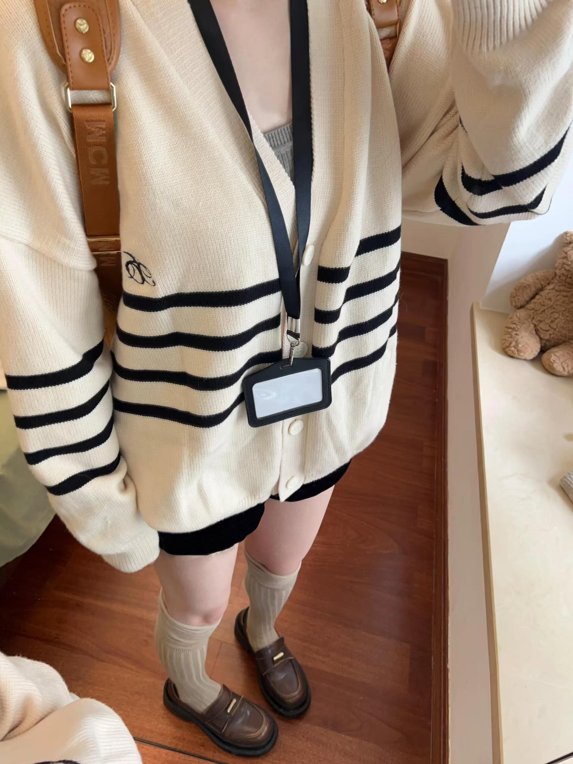 Striped V-neck Knitted Cardigan Sweater Women's Autumn 2024 New Women's Loose Lazy Style Versatile Jacket Top