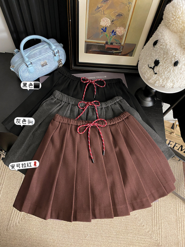 Real shot of autumn pleated skirt, fashionable woolen drawstring elastic waist, versatile and age-reducing, slimming, anti-exposure short skirt for women