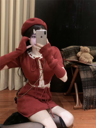 Actual shot~Wine-smoked cranberries, white and dark red waisted top, sweater, short skirt, knitted suit for Christmas and New Year