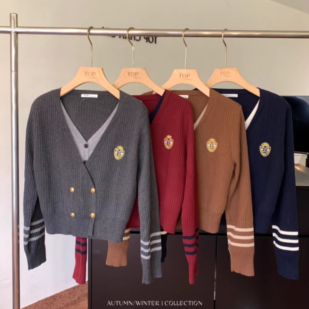 TOP Korean embroidered double-breasted V-neck college style knitted cardigan for women 2024 autumn new age-reducing versatile top