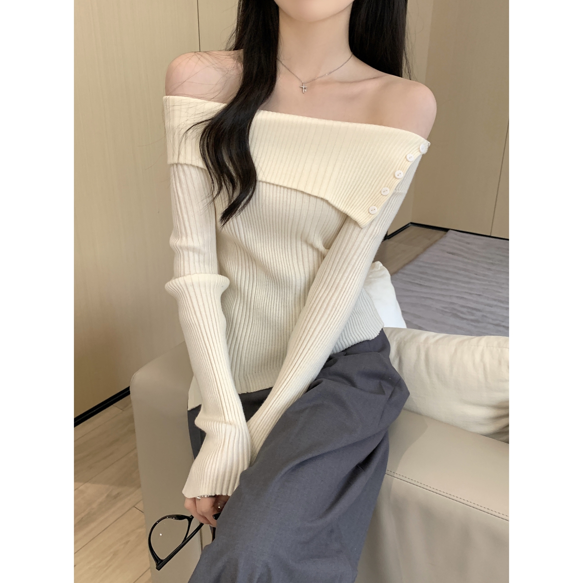Actual shot of autumn and winter Korean style pure desire one-shoulder temperament irregular slimming wool knitted bottoming shirt top