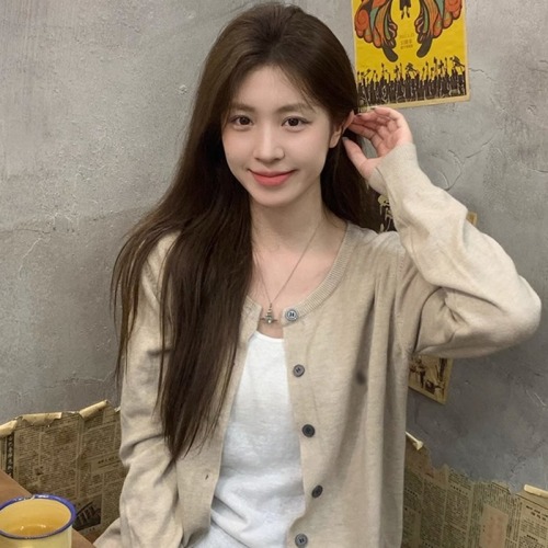 French lazy style short sweater knitted cardigan jacket for women early autumn 2024 new thin long-sleeved top